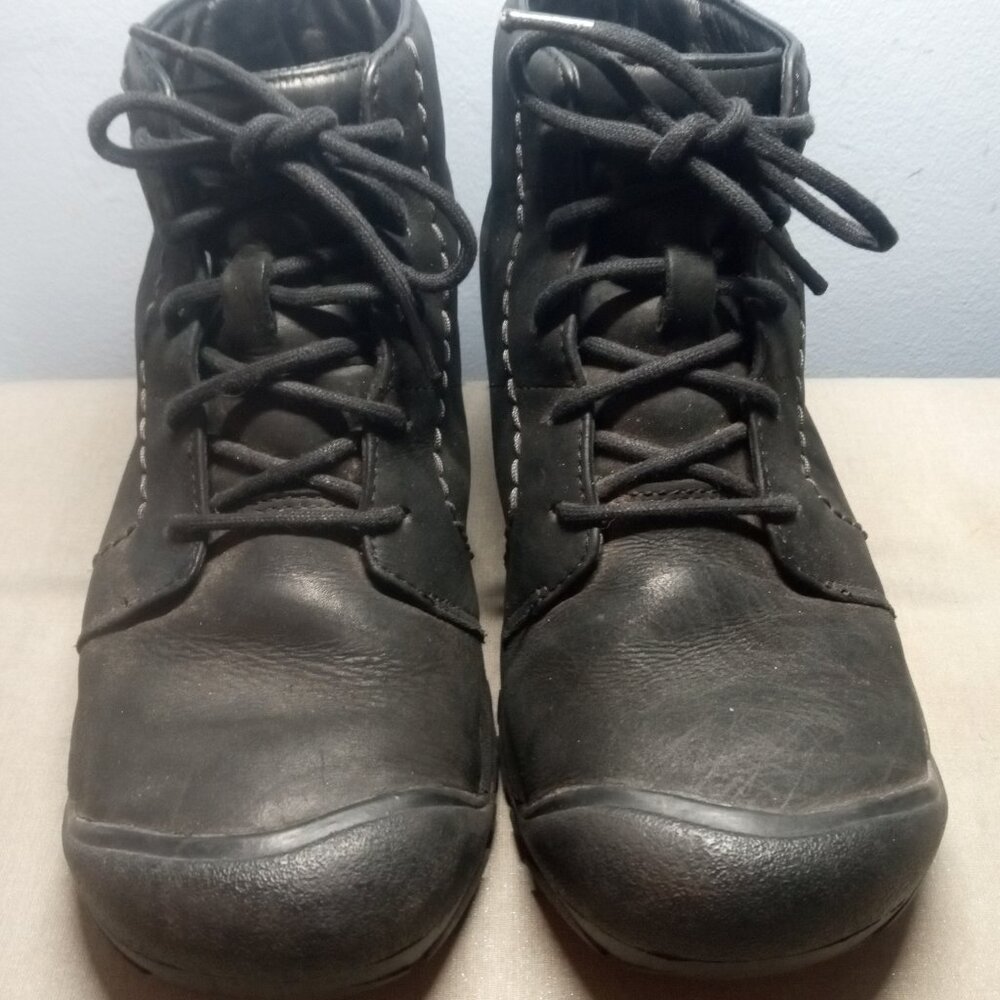 KEEN black leather ankle boots.  Size 8.5
